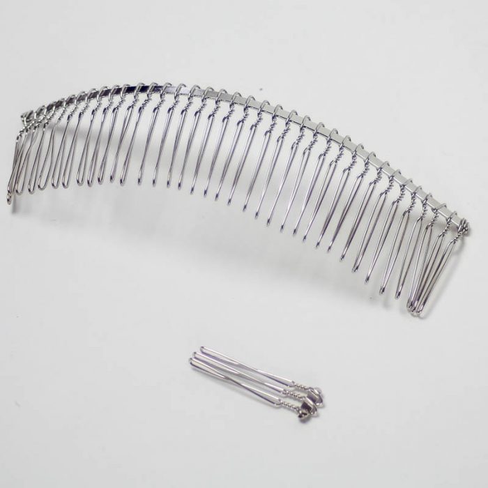 Metal 3 tooth Comb Use alone or with elastic looping.