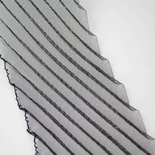 A pleated horsehair with 1/2 inch pleating running through, on diagonal to width.