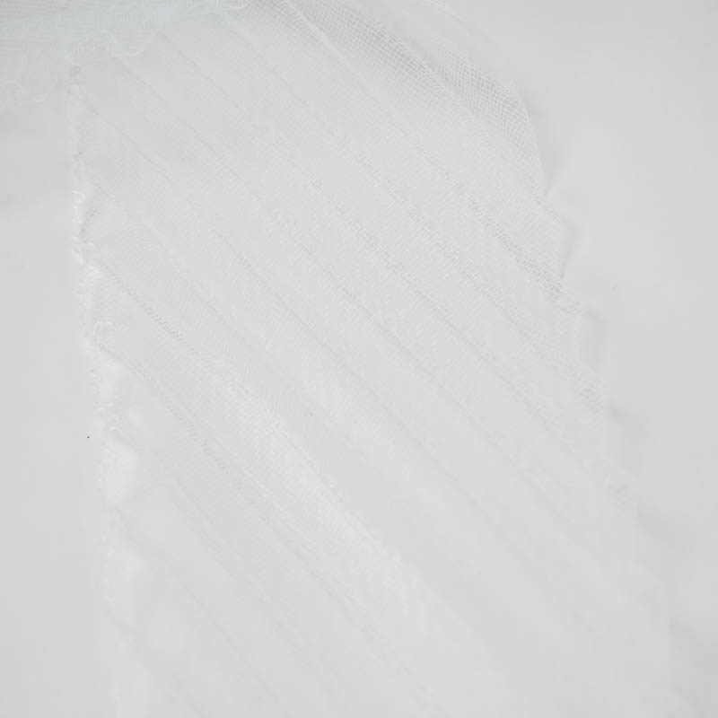 A pleated horsehair with 1/2 inch pleating running through, on diagonal to width.